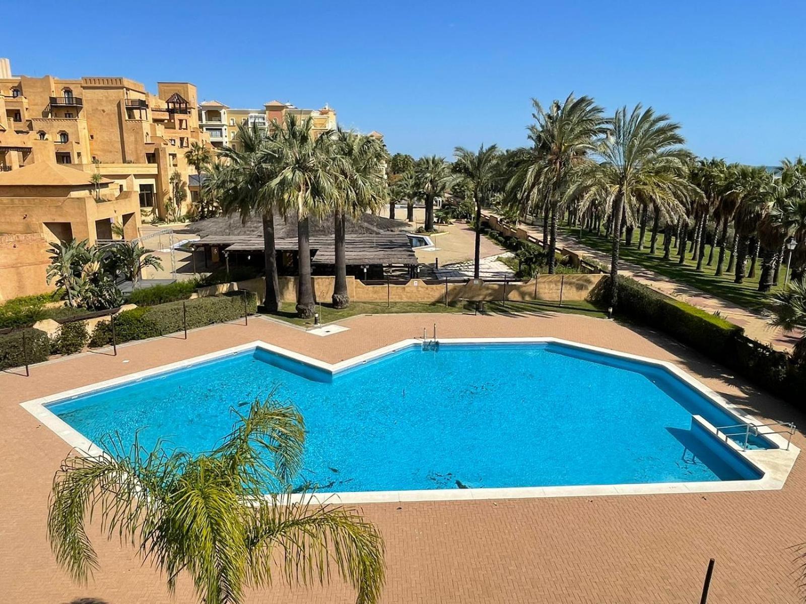 Segunda Planta Vista Jardin Y Marismas En Jardines De